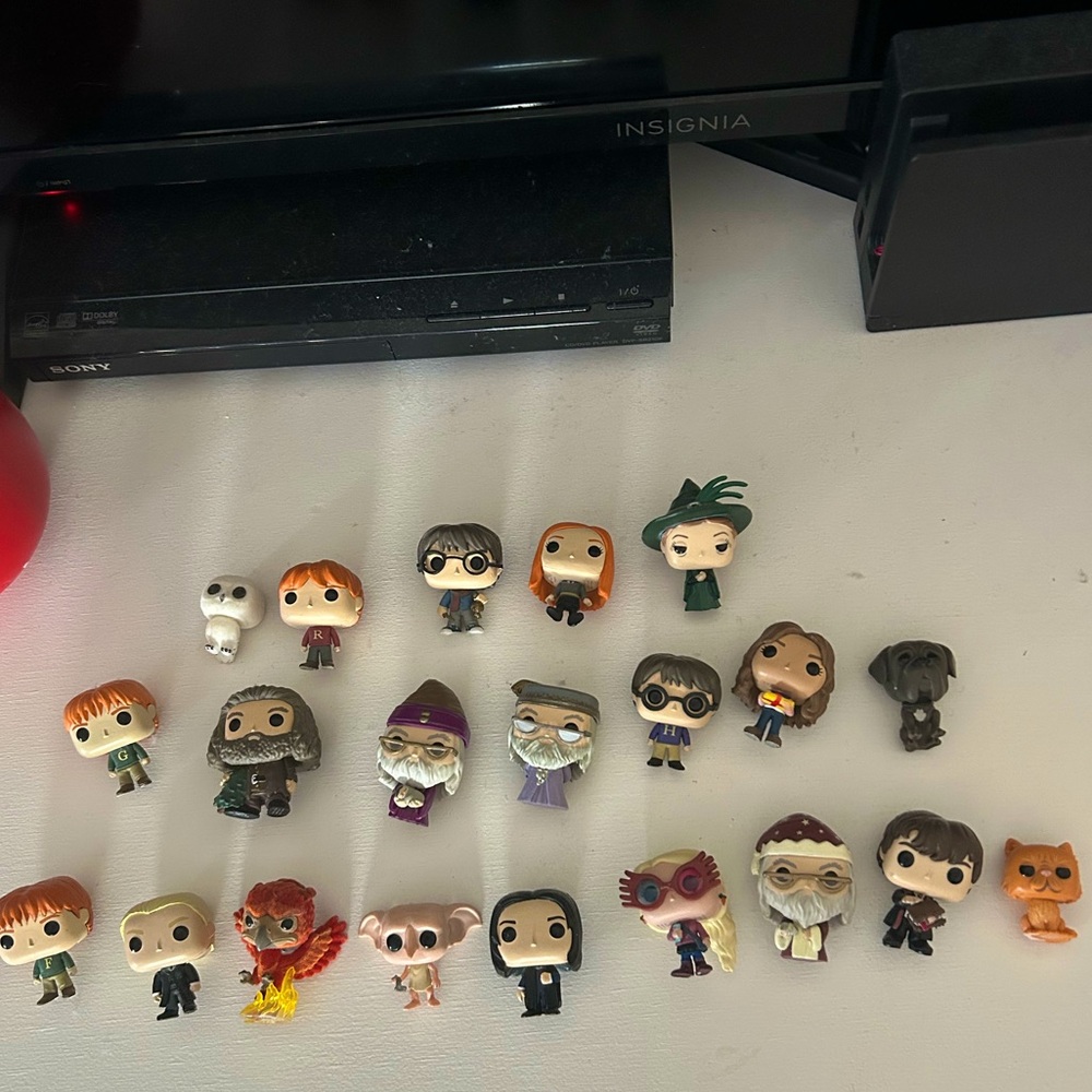 21 Miniature Harry Potter Funko Pops! Some are Christmas themed
